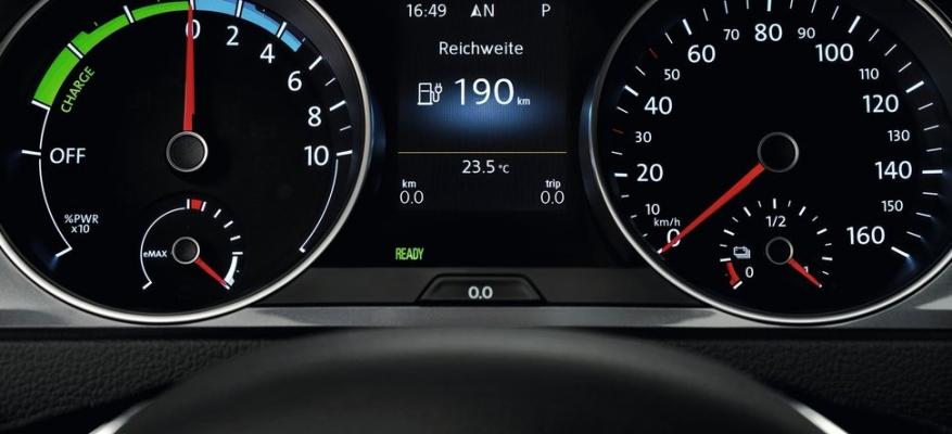 To ηλεκτρικό VW e-Golf πιο φτηνό από το μοντέλο πετρελαίου!!! | STARTEG.GR