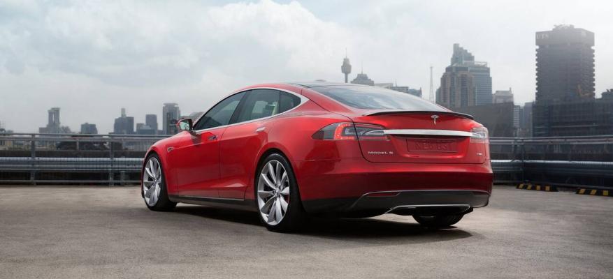 Πόσους κινητήρες και πόσες μπαταρίες έχει αλλάξει ένα Tesla Model S στο 1 εκατομμύριο χιλιόμετρα;;; | STARTEG.GR